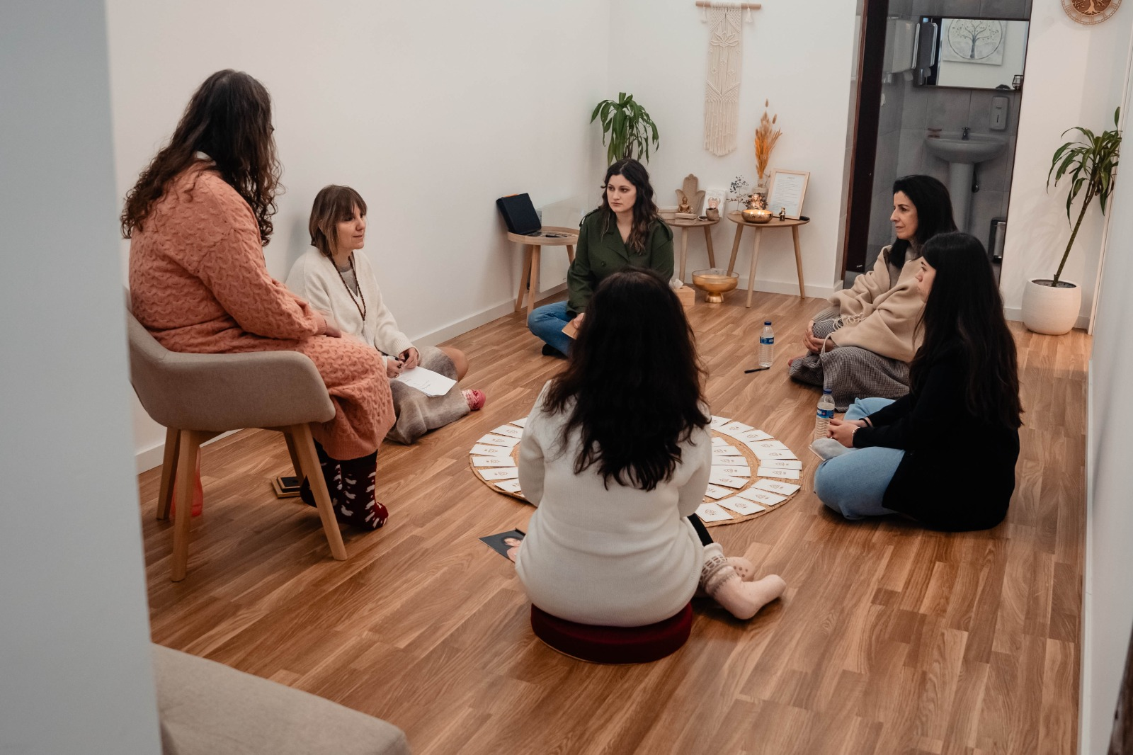 Sessão de constelações familiares em grupo